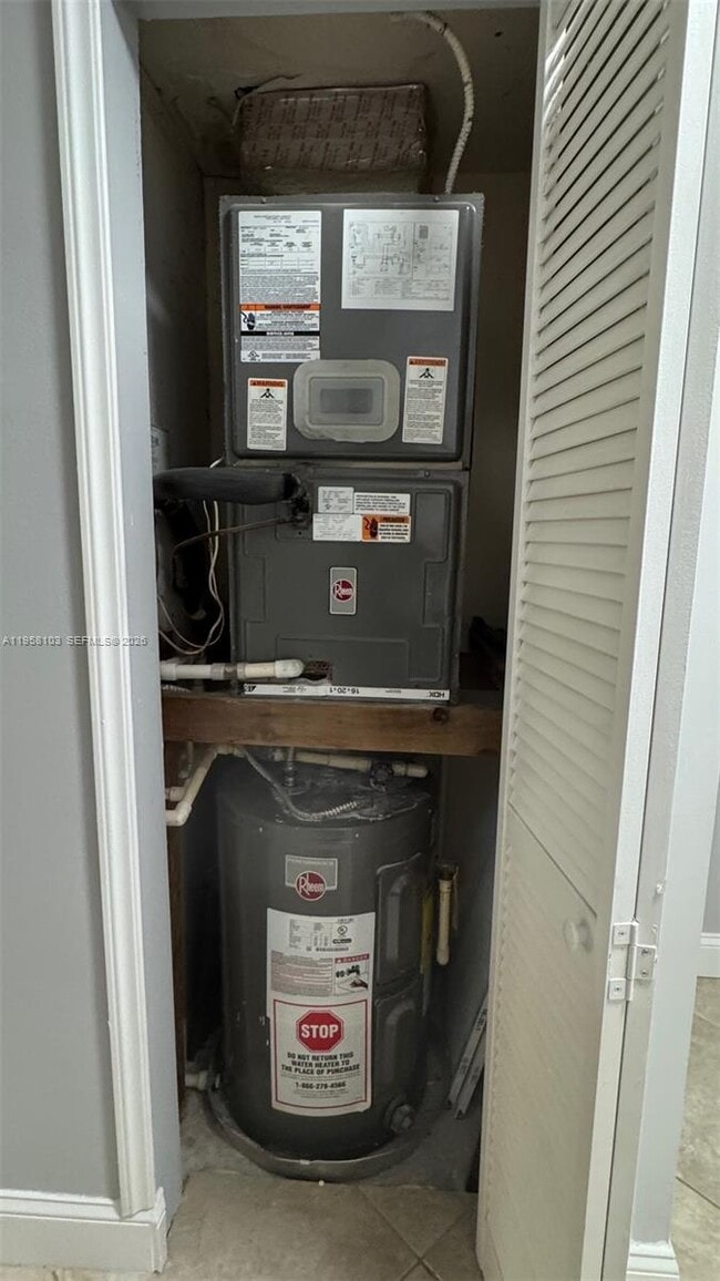 Building Photo - 3215 NE 184th St