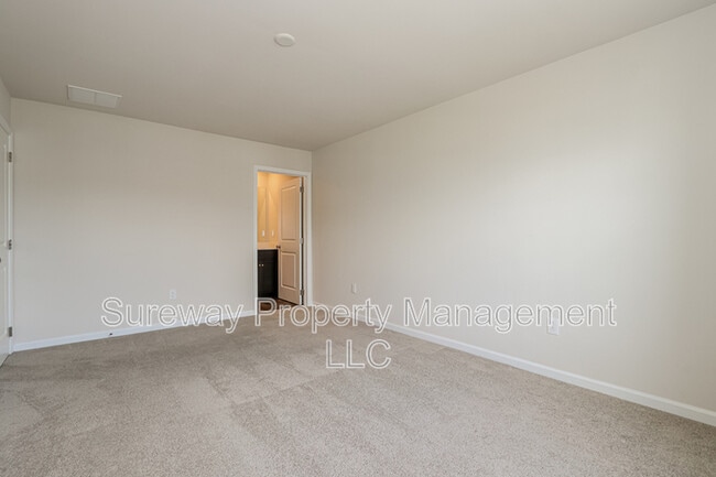 Building Photo - 66 Arlotta St