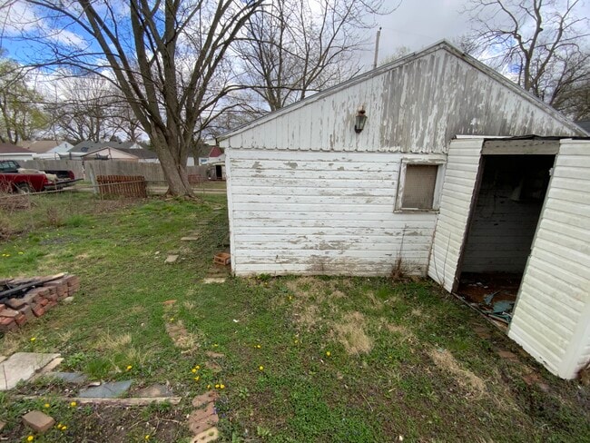 Building Photo - 219 Grace St