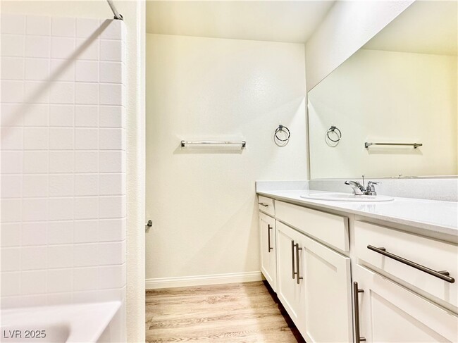 Building Photo - 808 Calm Crystal Ct