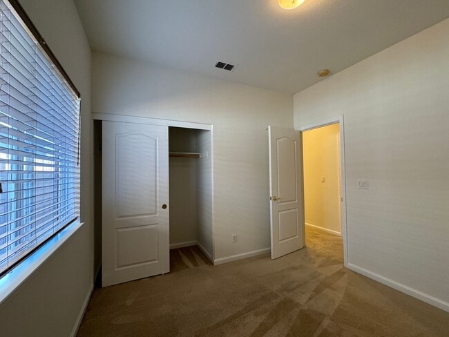 Building Photo - CLEAN AND COZY ONE STORY 3 BED, 2 BATH IN ELK GROVE