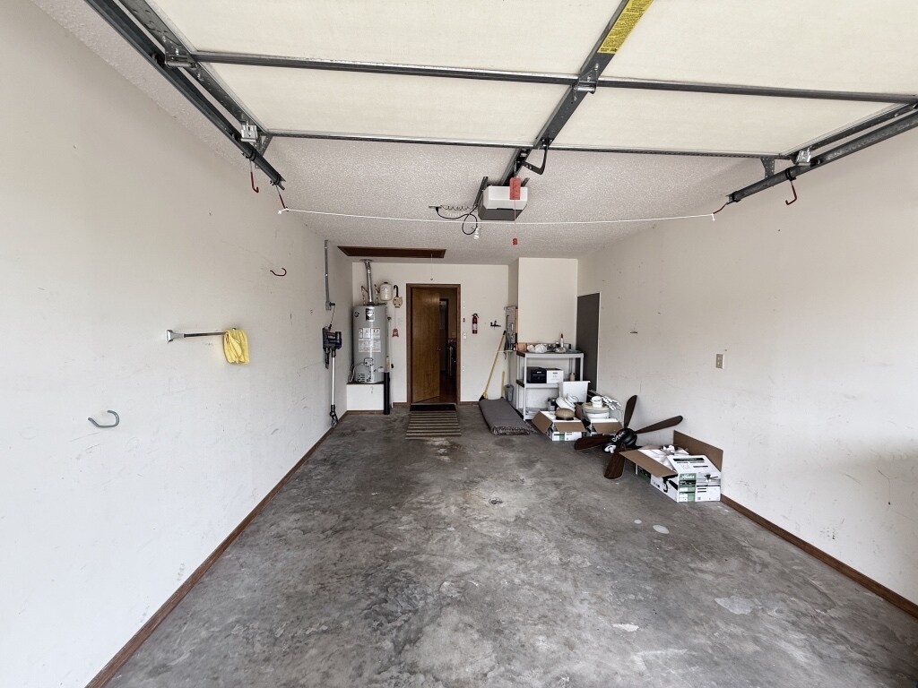 Building Photo - 1516 Meadowhill Dr
