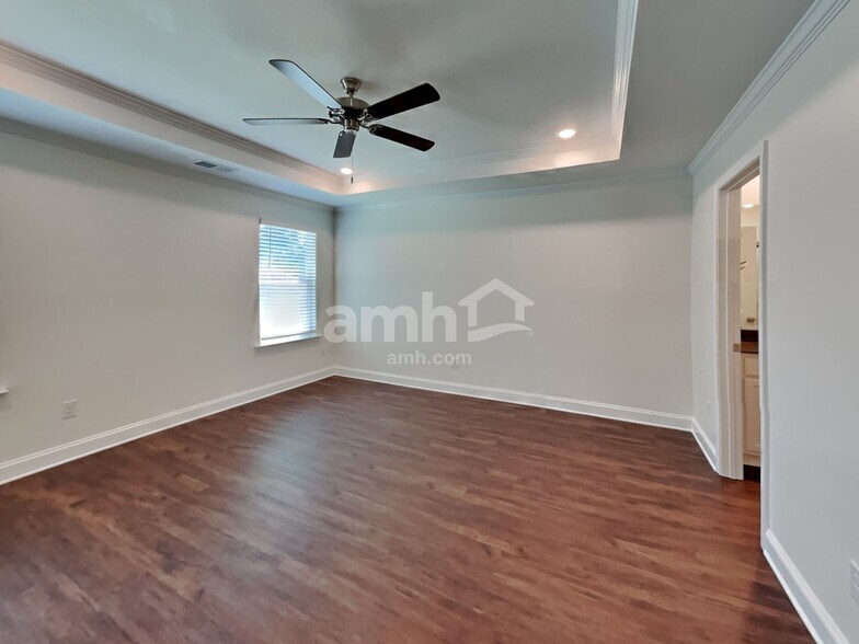 Building Photo - 564 Rivermist Dr