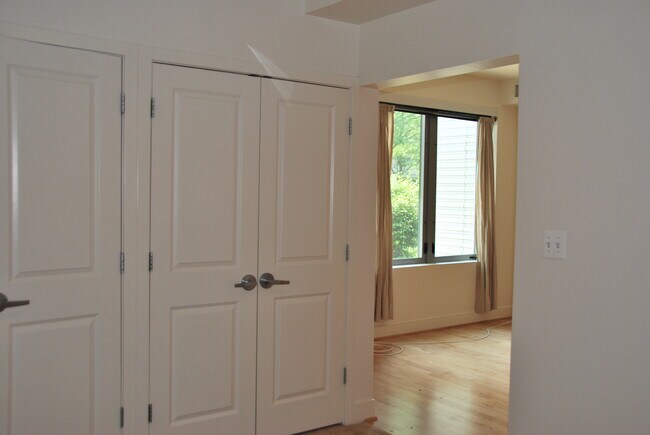 Building Photo - 4101 Albemarle St NW