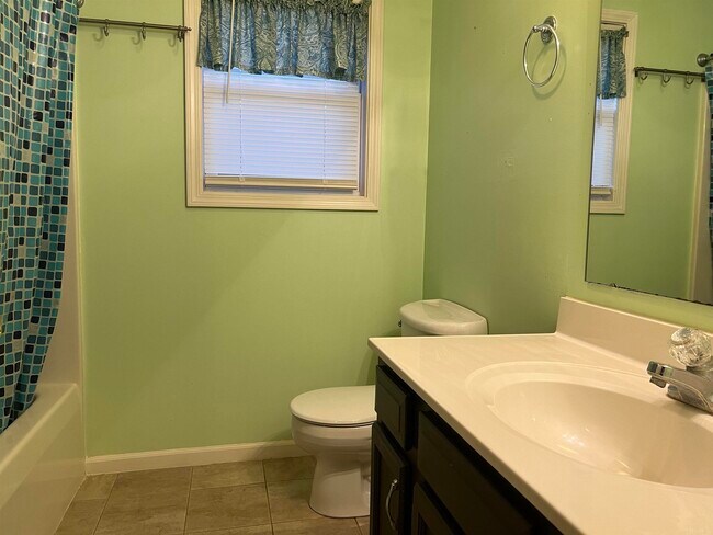 Building Photo - 3525 Shadow Creek Dr