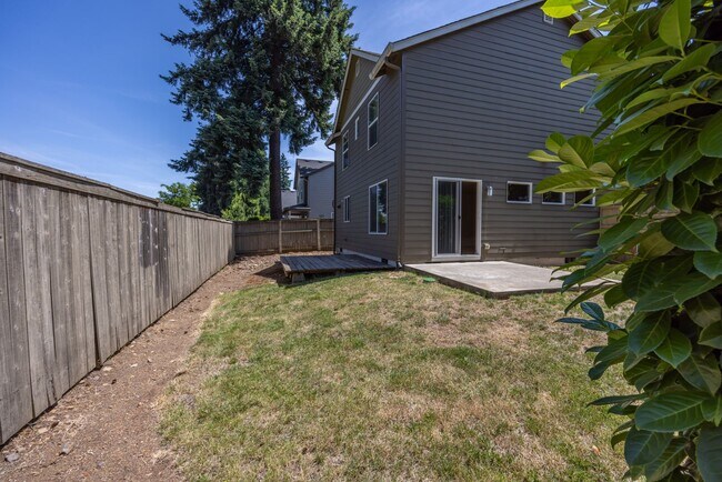 Building Photo - 13310 NE 51st St
