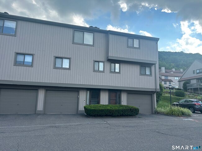Building Photo - 71 Dorchester Ct