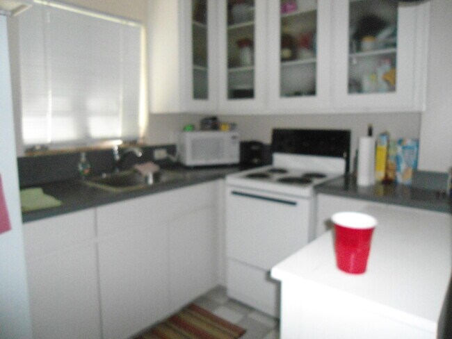 Building Photo - Lake Eola Heights Spacious Rental