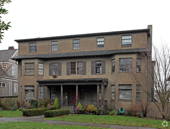 Building Photo - St. Charles Place Apartments