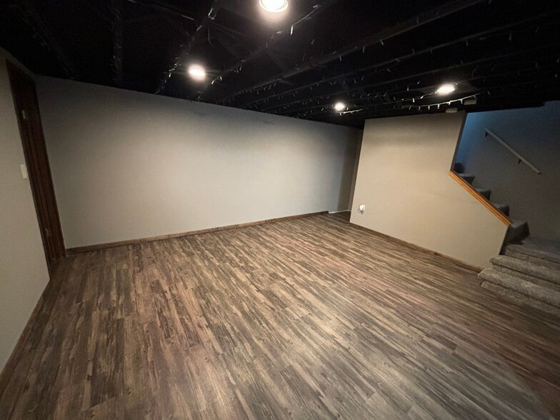 Basement Den - 817 5th St S