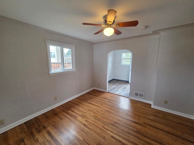 Building Photo - 1242 Zephyr St