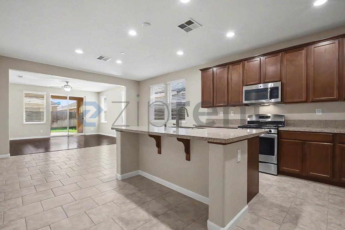 Building Photo - 3730 Iskenderun Ave