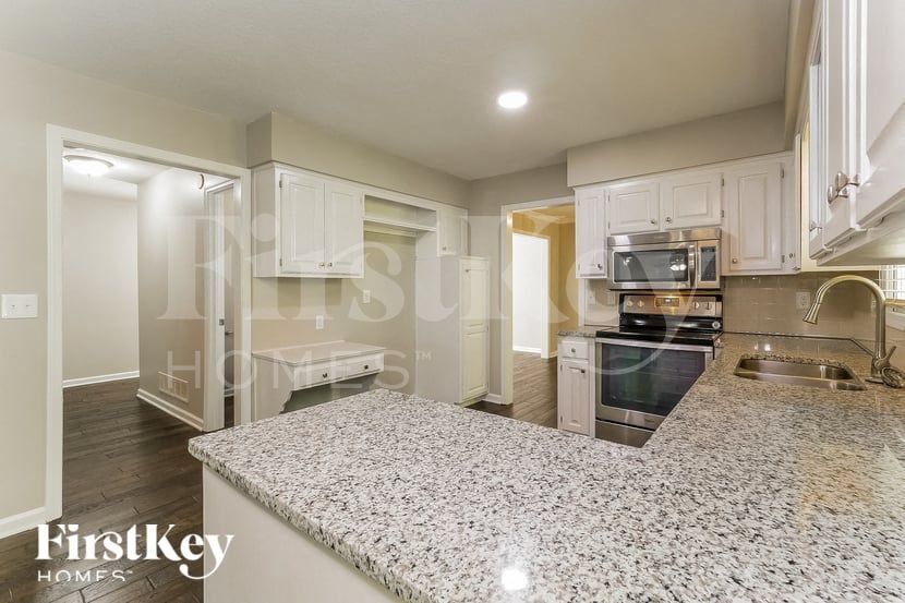 Building Photo - 12425 S Blackfoot Dr