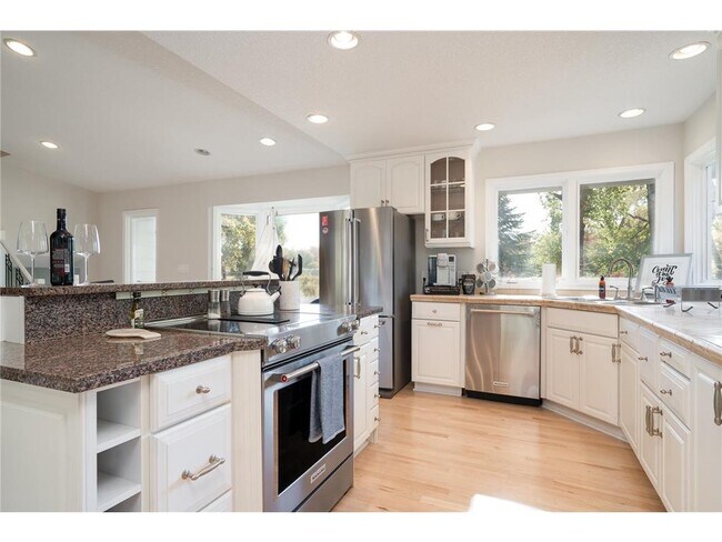 Building Photo - 4644 Carlow Rd