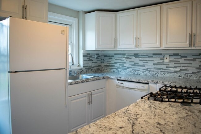 Building Photo - 25 South End Rd