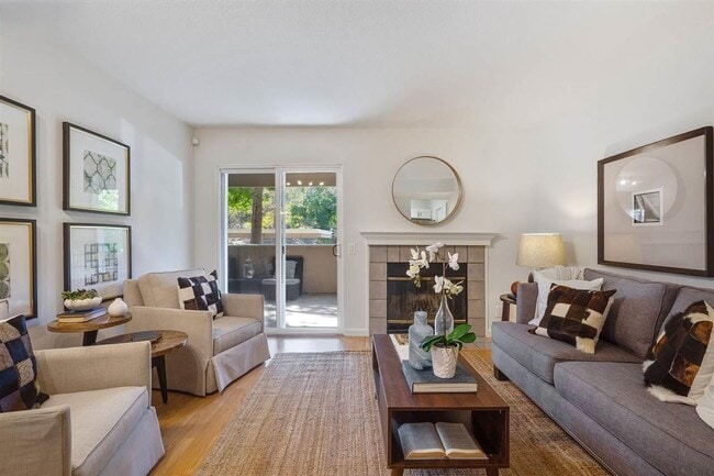 Building Photo - Resort Style Oakland Condo with Private Terrace