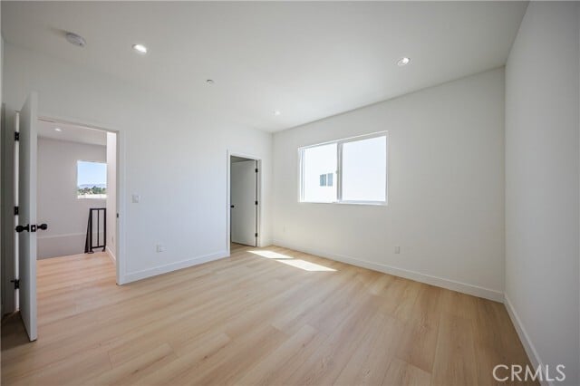 Building Photo - 2847 S Victoria Ave