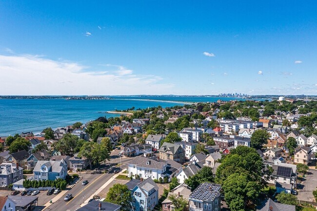 Building Photo - 18 St Clair St