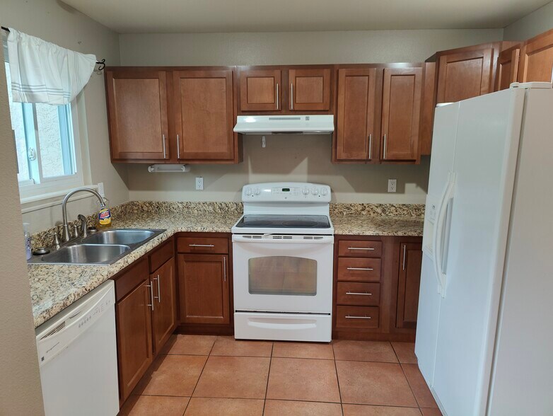 Building Photo - 2092 Bristlecone Dr