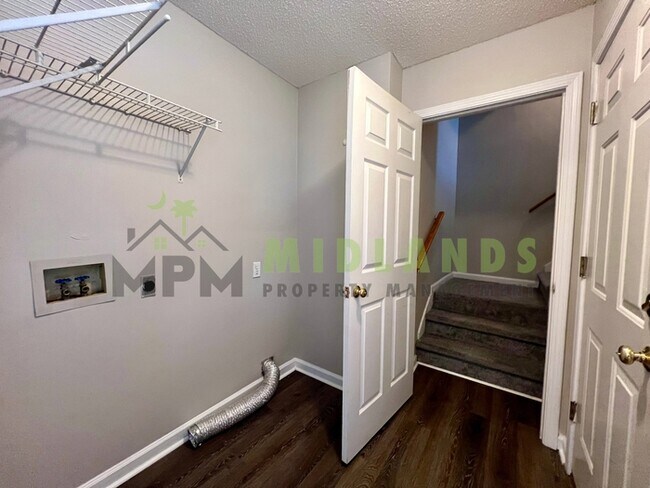 Building Photo - 5 Bridle Path Court