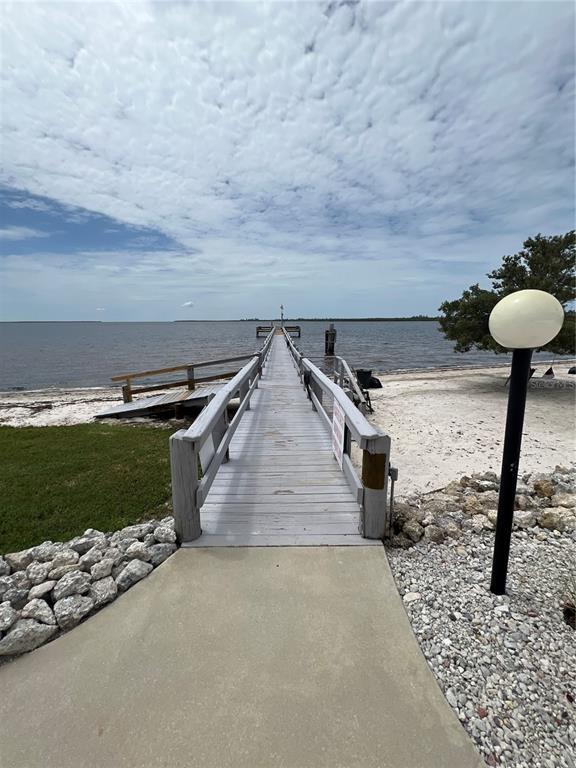 Building Photo - 14459 River Beach Dr