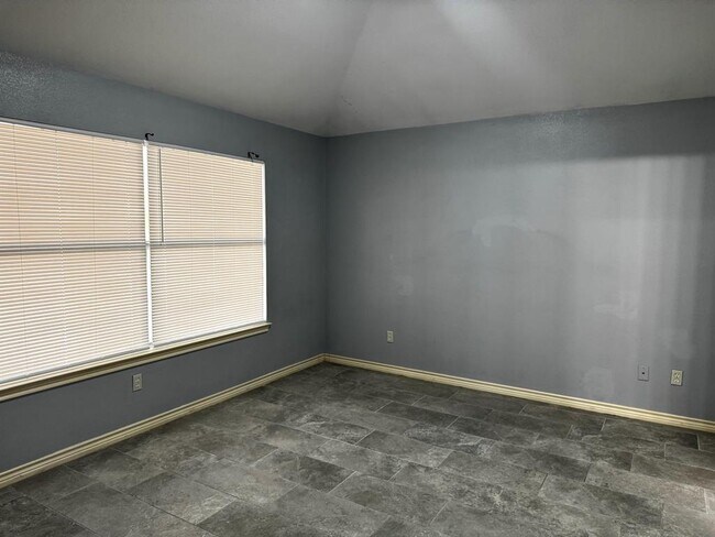 Building Photo - 13800 Randalstone Dr