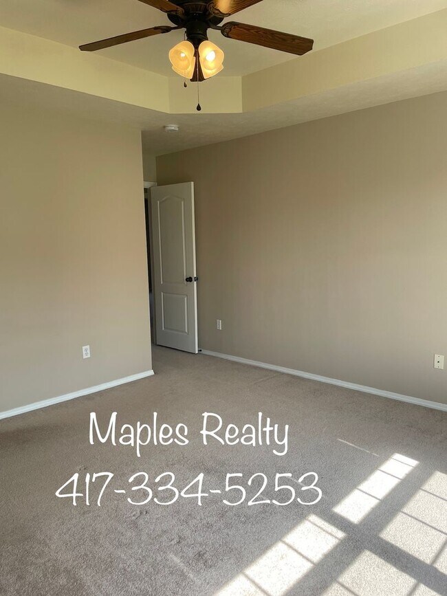 Building Photo - 3 BED, 2 BATH SINGLE FAMILY HOME IN HOLLIS...
