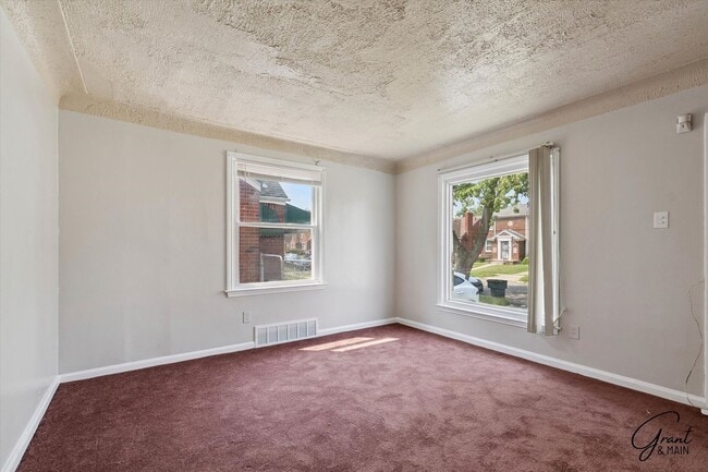 Building Photo - $1350 3 bedroom bungalow