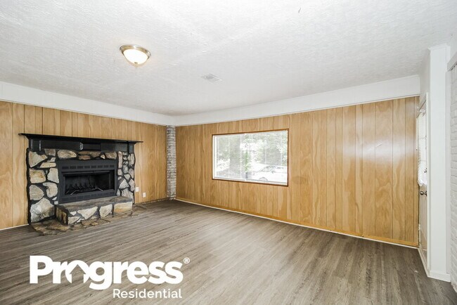 Building Photo - 6185 Marilla St