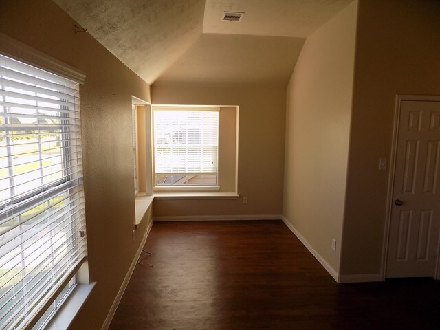 Building Photo - 2618 Bammelwood Dr