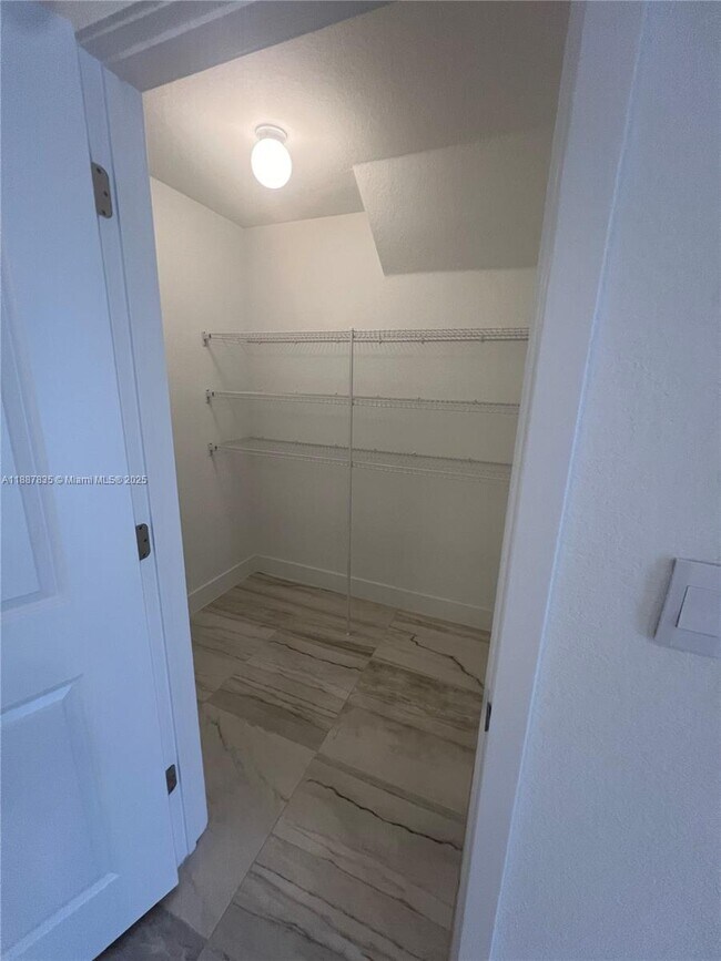Building Photo - 141 SW 171st Ave