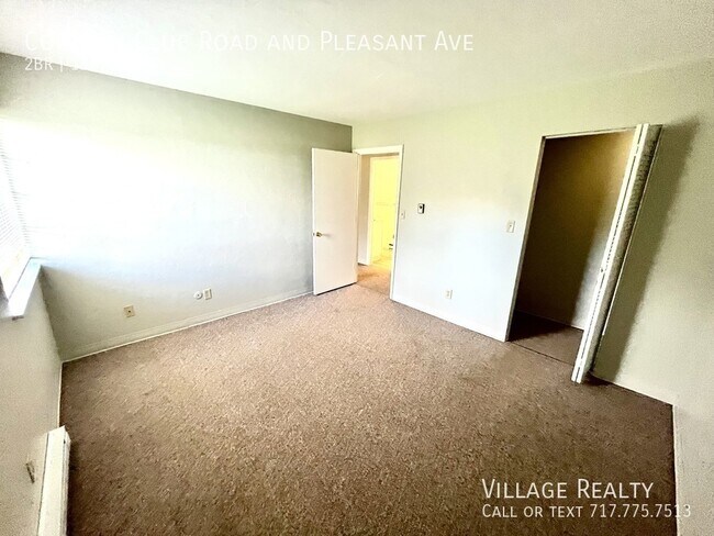 Building Photo - 611 Country Club Rd