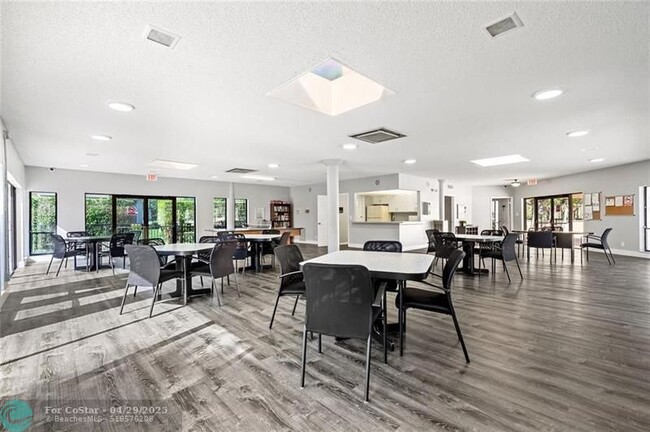 Building Photo - 147 Deer Creek Blvd