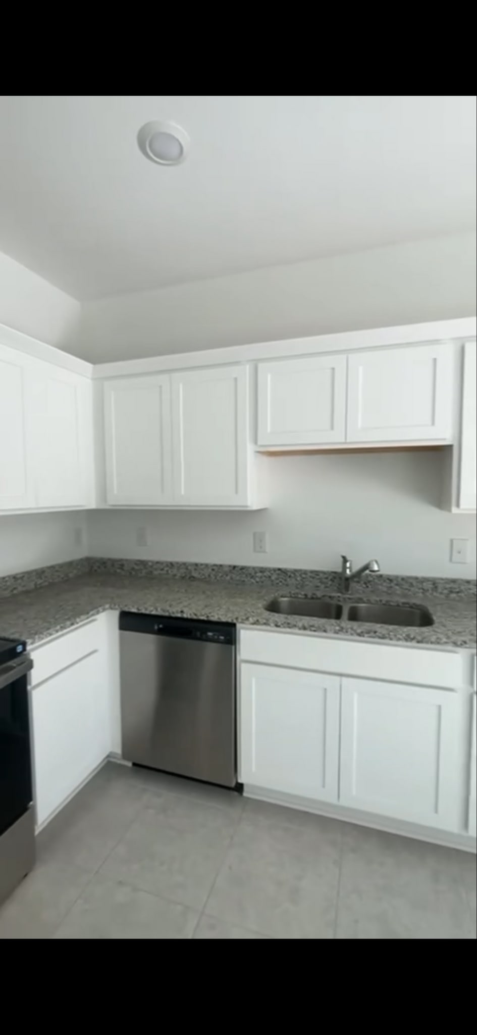 Kitchen - 3403 Vesara Dr