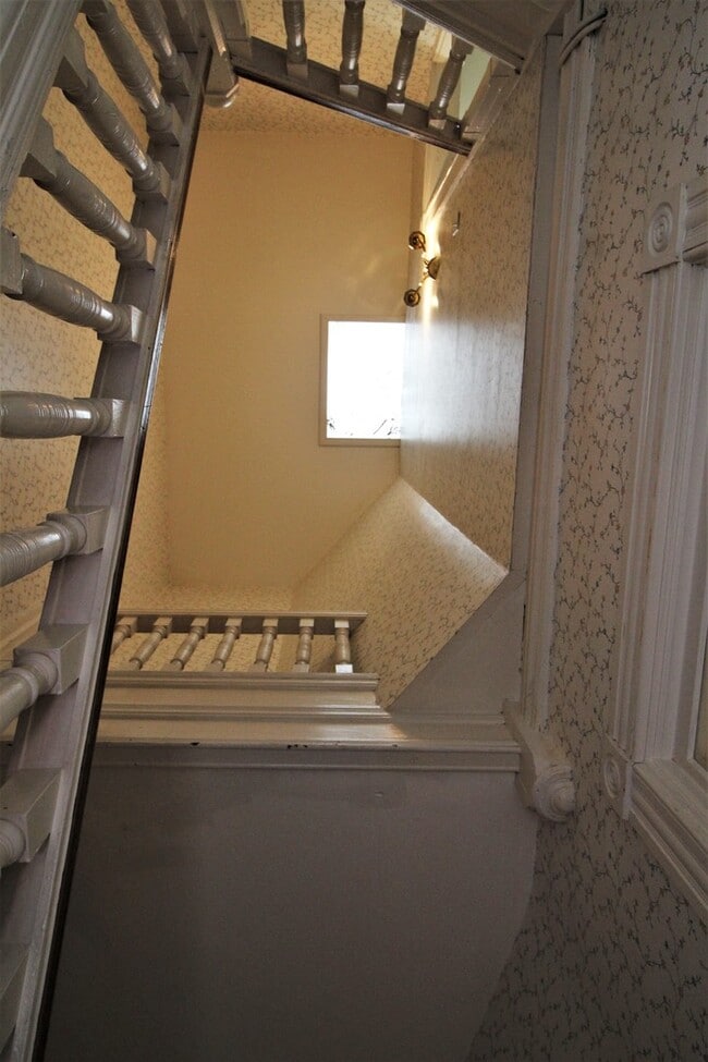 Building Photo - 1513 Bolton St