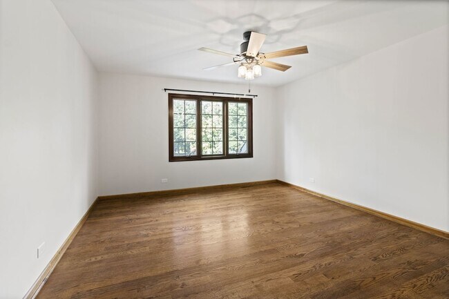 Building Photo - 71 Crestview Dr