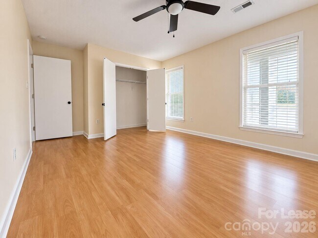Building Photo - 2022 Glouchester Cir