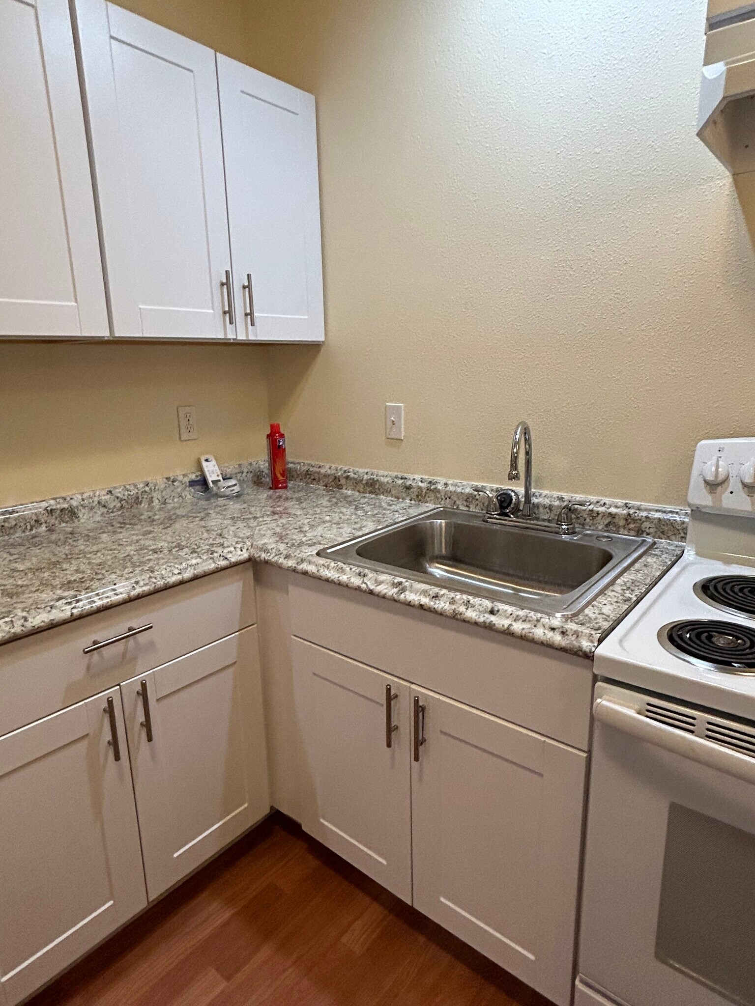 Building Photo - 16840 Bell Ave