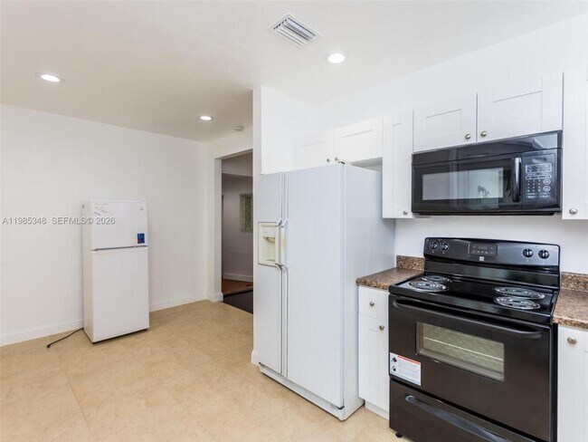 Building Photo - 6300 NW 41st St