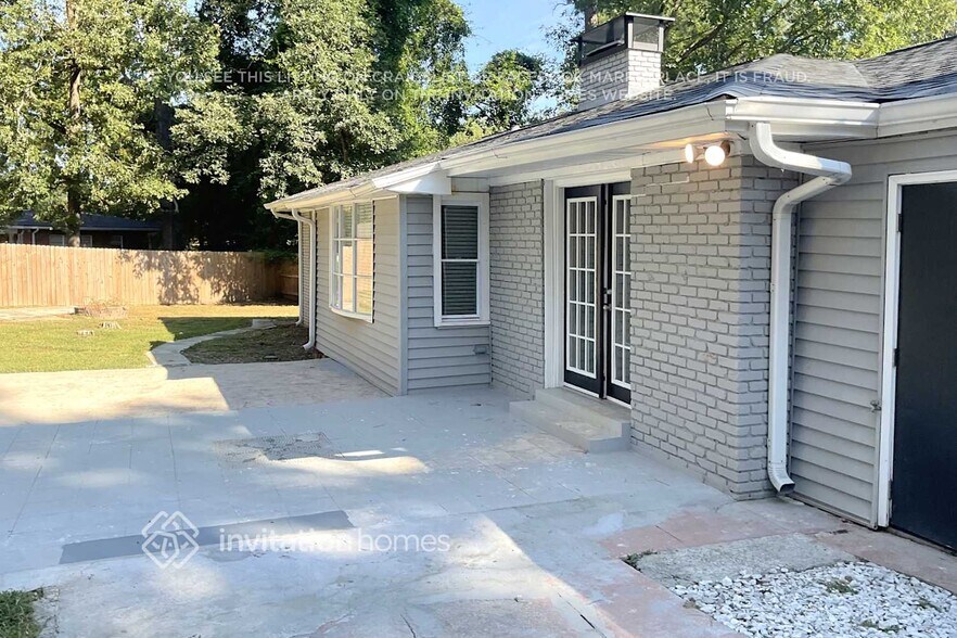 Building Photo - 190 Pineview Dr