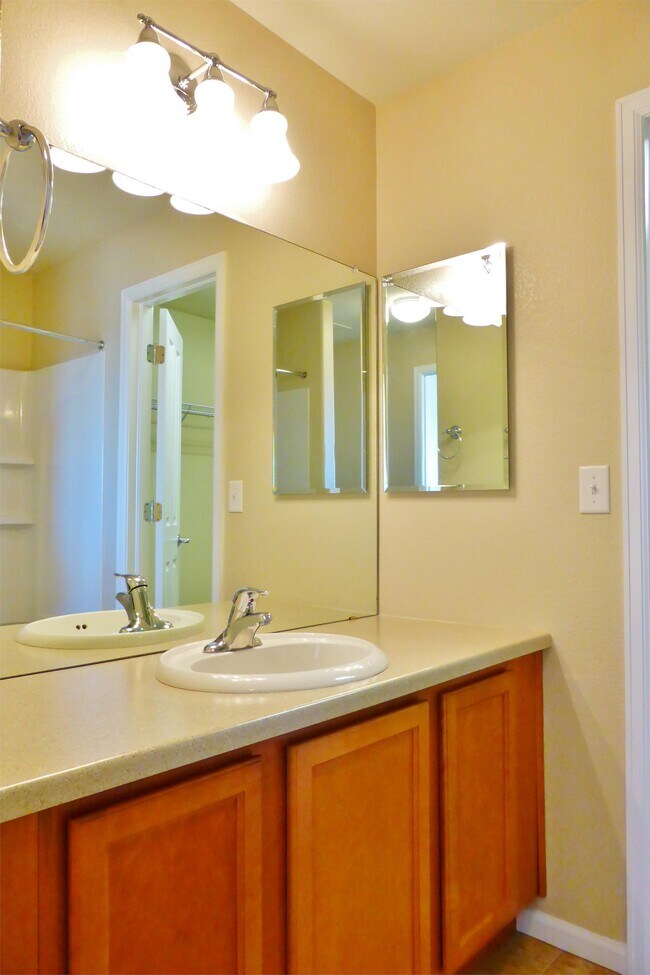 Building Photo - 8051 Elk River View