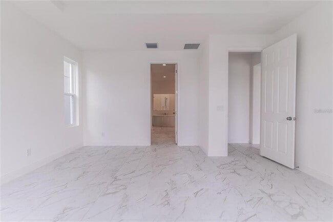 Building Photo - 5018 Down Ct