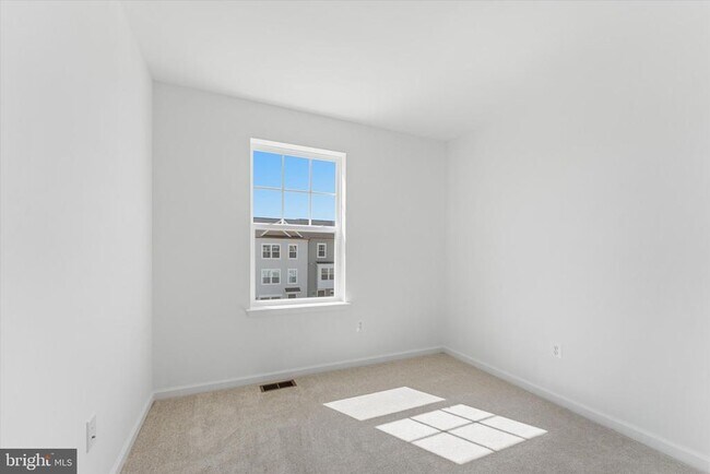 Building Photo - 505 Fontana Cir