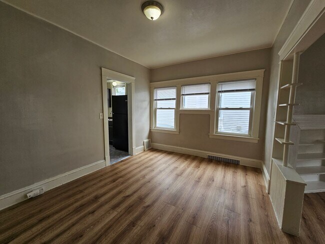 Building Photo - Idlewood Ave