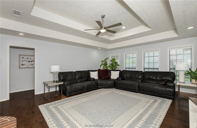 Building Photo - 2905 Aztec Ct