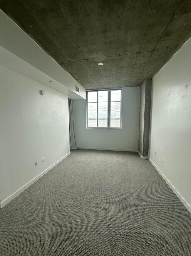 Building Photo - 300 S Australian Ave