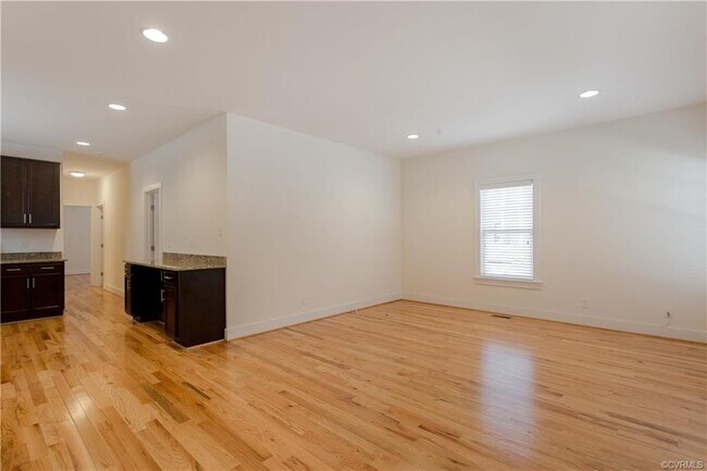 Building Photo - 408 N Robinson St