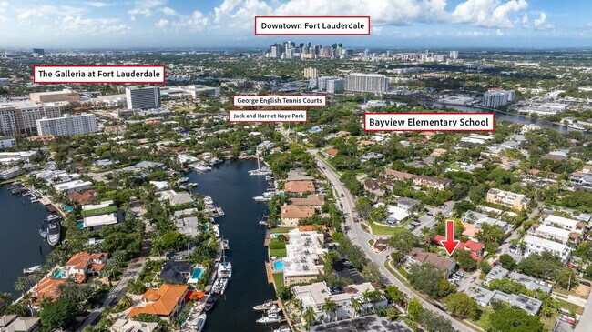 Building Photo - 1321 Bayview Dr