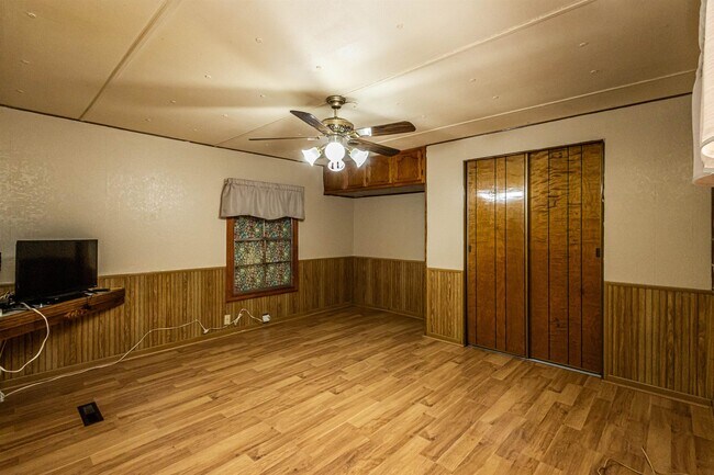 Building Photo - 2006 Piedra China St