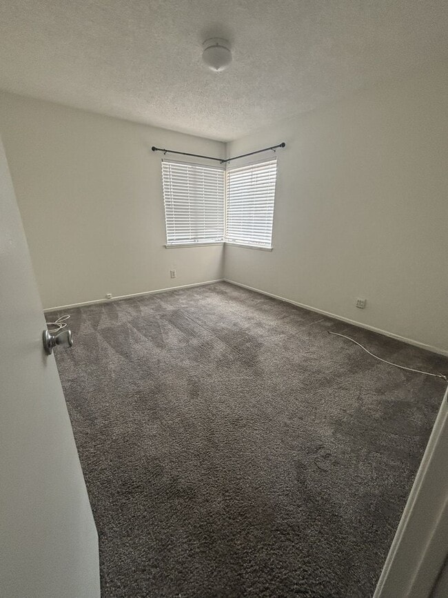 Building Photo - 12704 Grayling Ave